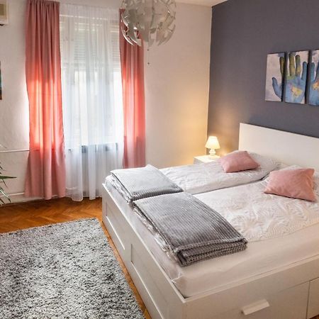 Neimar Apartment With Great Wi-Fi And Free Parking Belgrád Kültér fotó