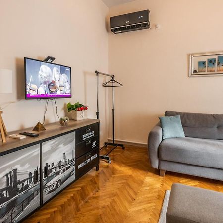 Neimar Apartment With Great Wi-Fi And Free Parking Belgrád Kültér fotó