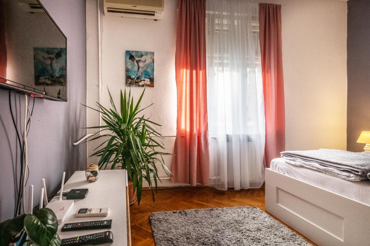 Neimar Apartment With Great Wi-Fi And Free Parking Belgrád Kültér fotó