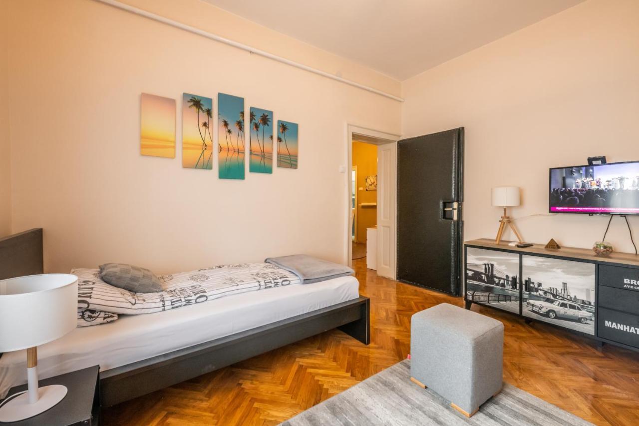 Neimar Apartment With Great Wi-Fi And Free Parking Belgrád Kültér fotó
