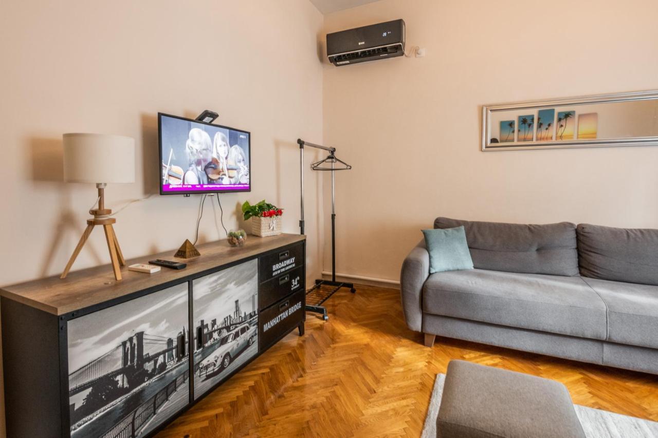 Neimar Apartment With Great Wi-Fi And Free Parking Belgrád Kültér fotó